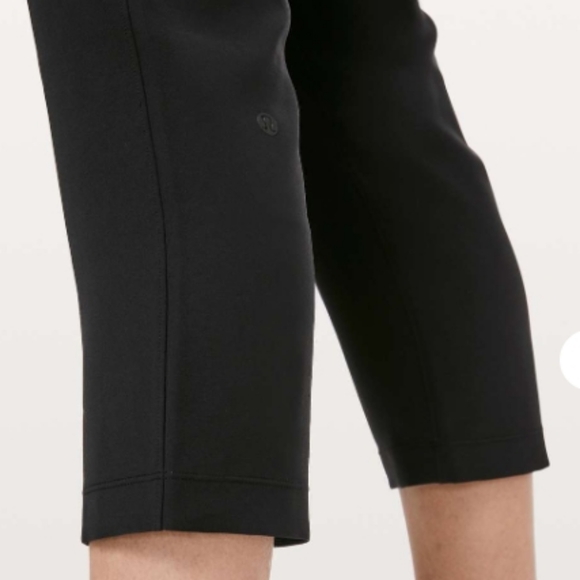 Lululemon On The Fly Crop Pants - Picture 4 of 14